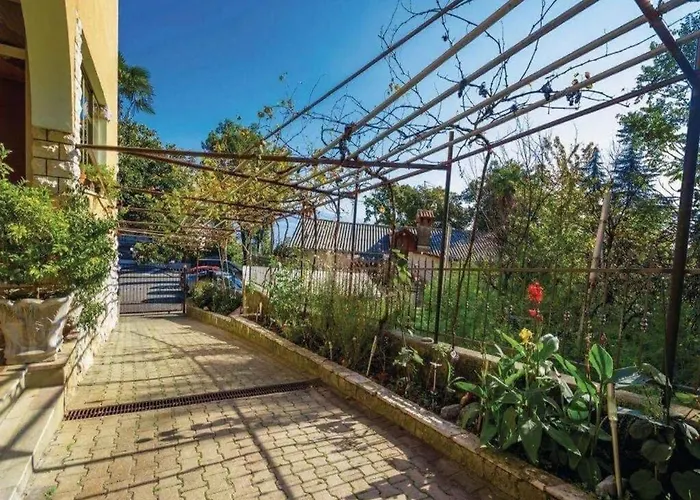 Apartment Kumicic - 3 Bedrooms